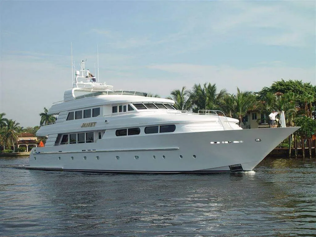 Exterior 4