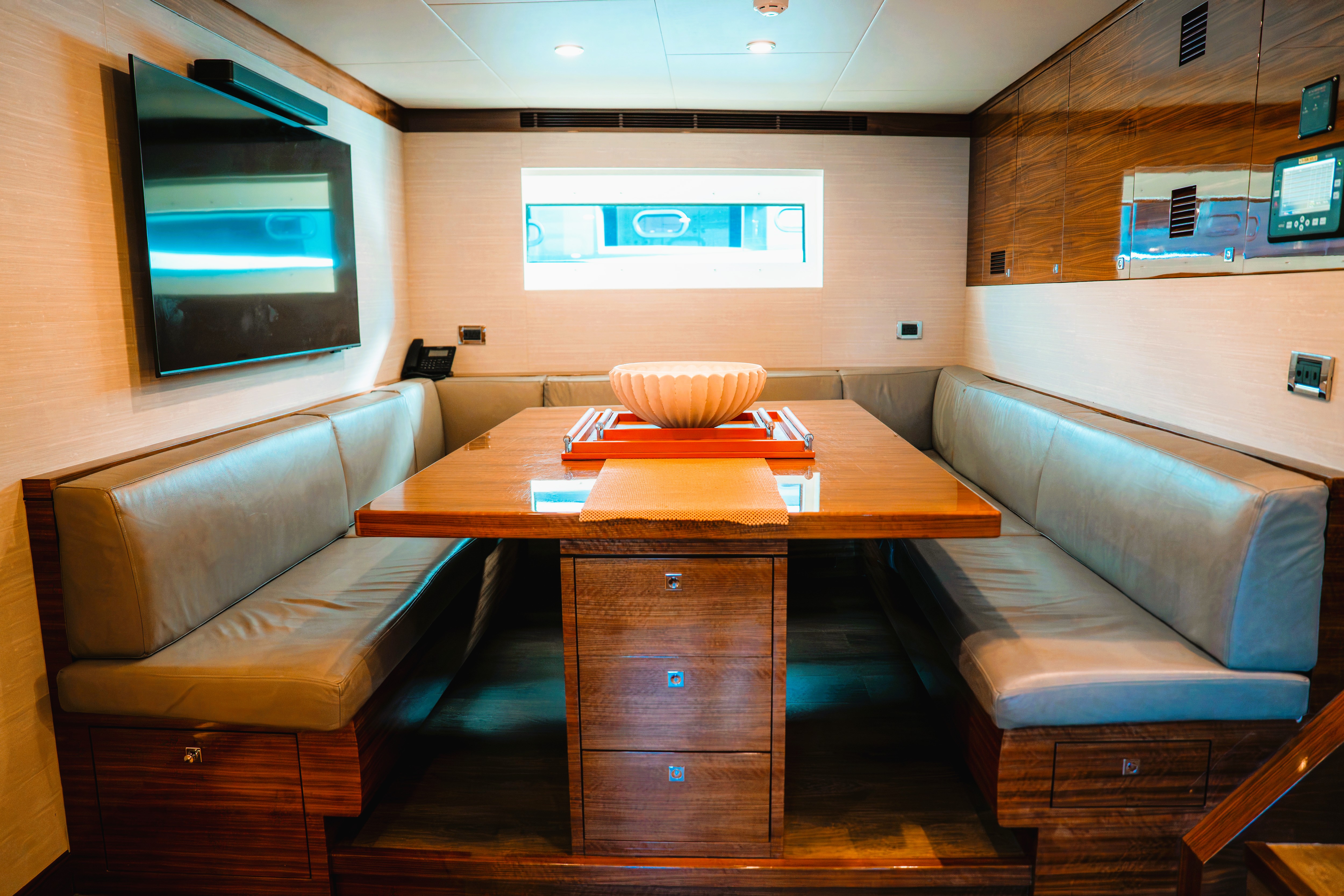 CLYachts 497 crew