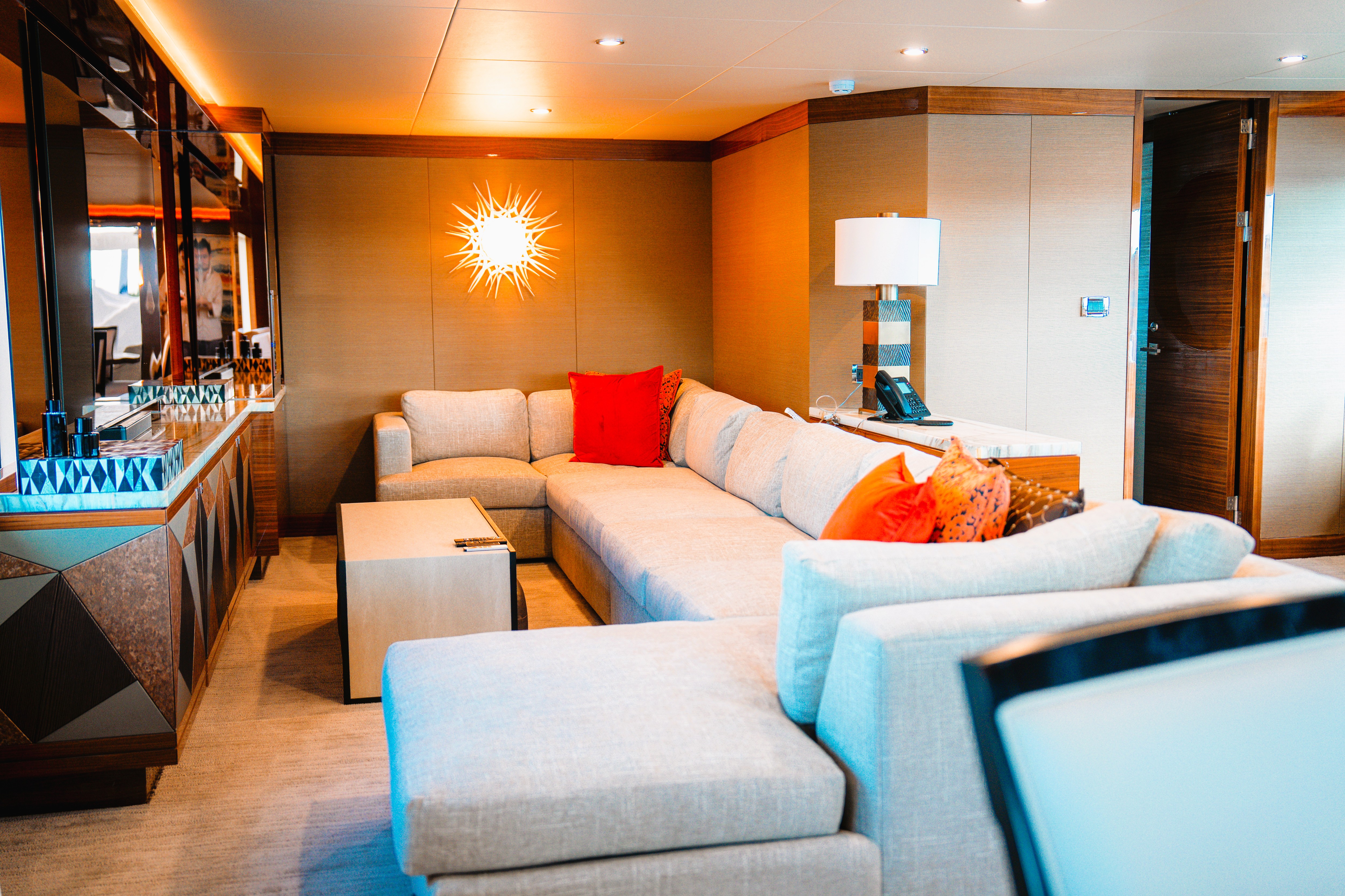 CLYachts 575 radiate sky lounge