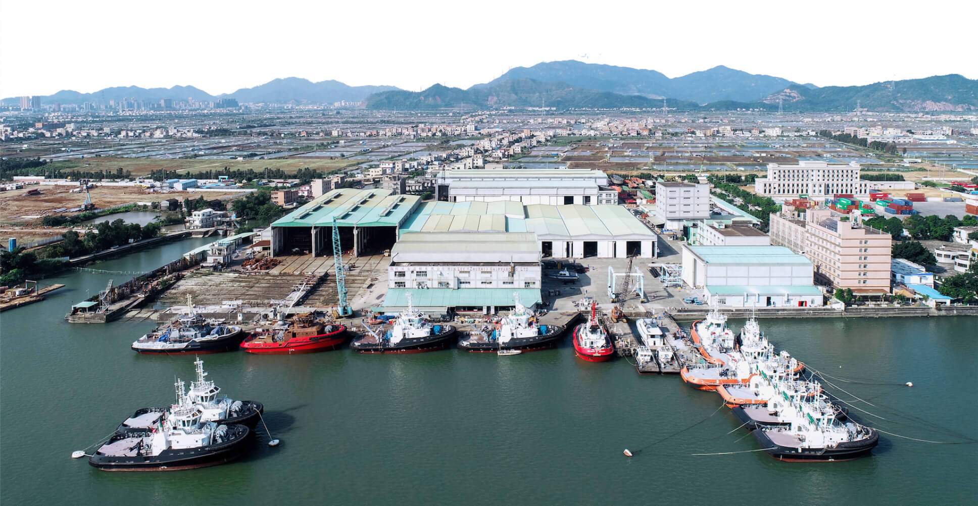 Cheoy Lee Yacht shipyard in China best expedition yacht builders in Asia